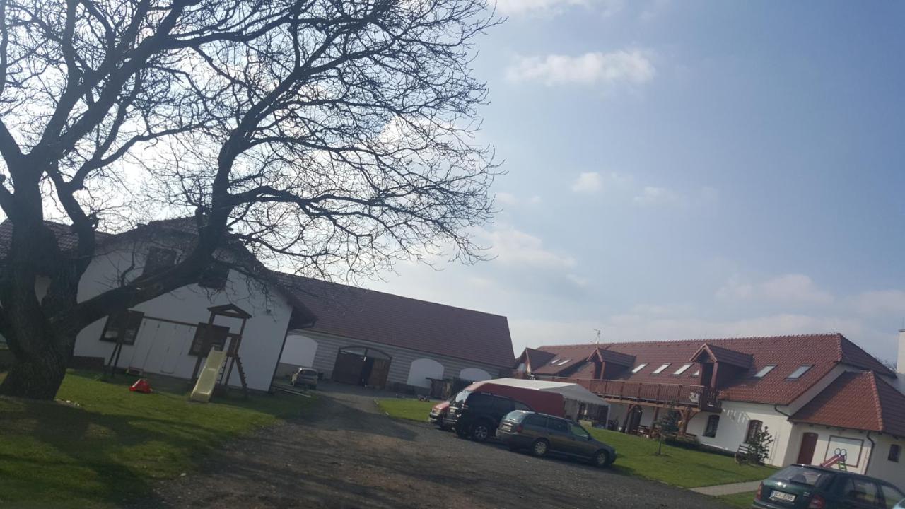 Penzion U Farmáře Chotoviny Exterior foto