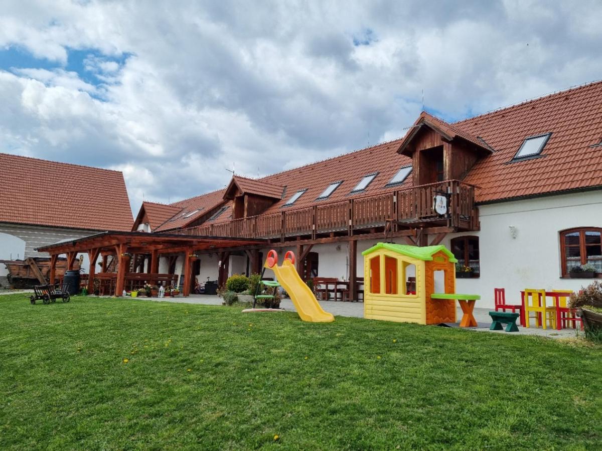 Penzion U Farmáře Chotoviny Exterior foto