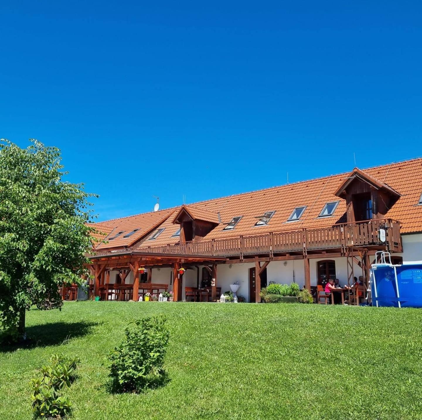 Penzion U Farmáře Chotoviny Exterior foto